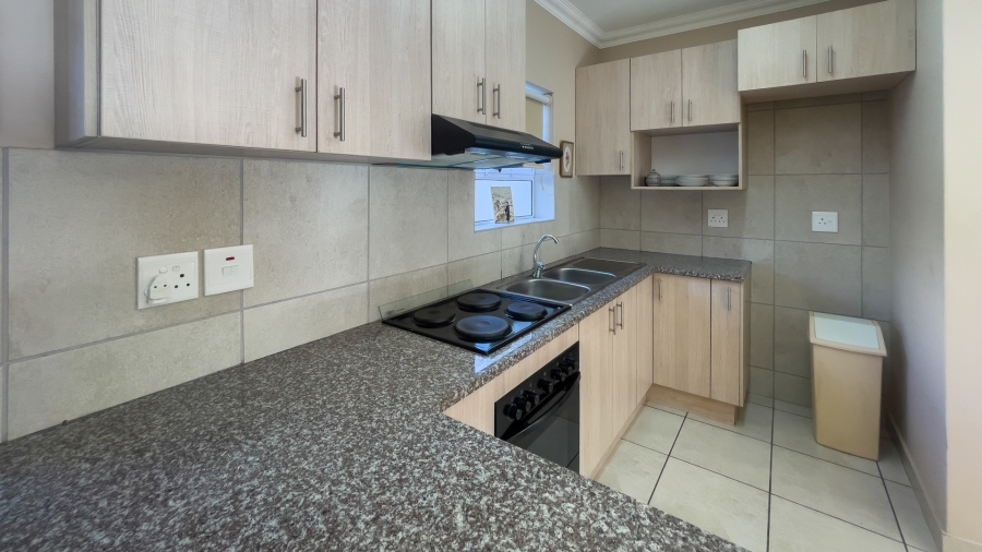 2 Bedroom Property for Sale in Heiderand Western Cape
